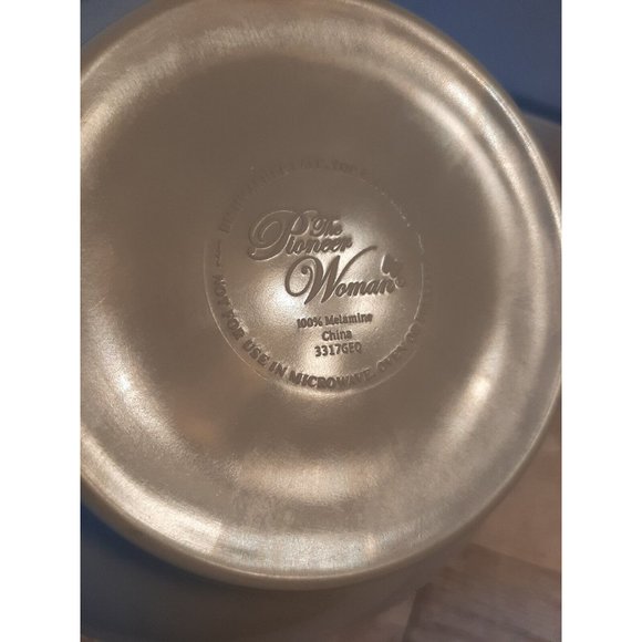 Pioneer Woman 4 Cup Covered Mixing Bowl with Handle and Lid Melamine - Picture 10 of 11